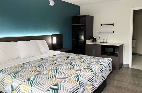 Lafayette Hotel | Studio 6 Suites - Lafayette, IN