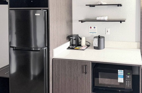Lexington Hotel | Studio 6 Suites Lexington, Kentucky