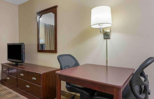 South Natomas Hotel | Studio 6 Suites Sacramento Northgate CA