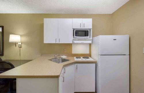 Kent Hotel | Studio 6 Suites Seattle Kent WA