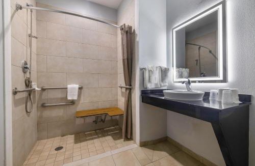 Texas City Hotel | Studio 6 Suites Texas City, TX I 45 South