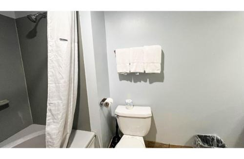 Tiffin Hotel | Studio 6 Suites - Tiffin, OH