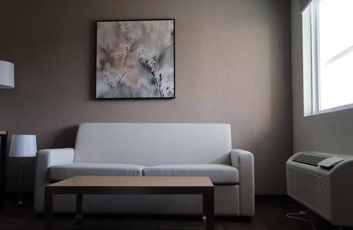 Warsaw Hotel | Studio 6 Suites