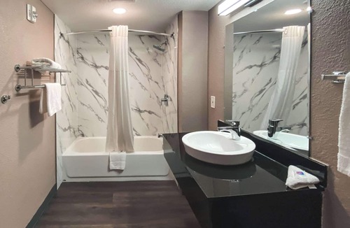 West Sacramento Hotel | Studio 6 West Sacramento, CA