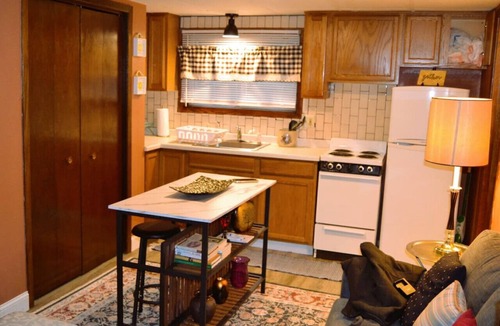 Grand Forks Apartment | Studio 7 : charming Studio Apartment by Riverside Park in Grand Forks, ND
