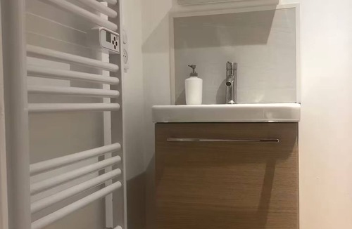 Paroisse Notre-Dame Apartment | Studio 7 - Rated 3 stars