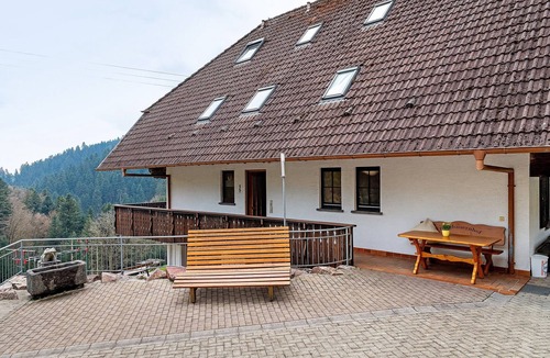 Oberharmersbach Apartment | Studio 7 with Mountain View, Barbecue Area and Wi-Fi