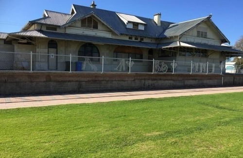 Mount Gambier Apartment | Studio 8 B & B - Perfect central location
