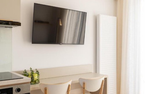 Otopeni Apartment | Studio 8 I One Bedroom Apartment I Airport I Therme