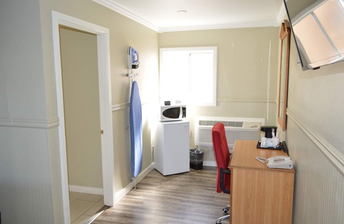 Fort Bragg Hotel | Studio 9 Fort Bragg, LLC.