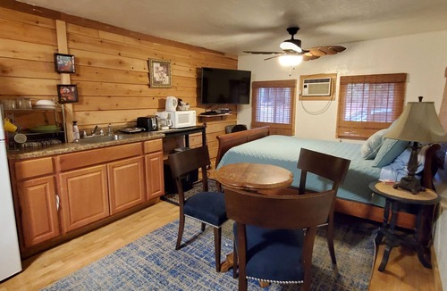 Shingletown Apartment | Studio A at Bigfoot Lodging Lassen