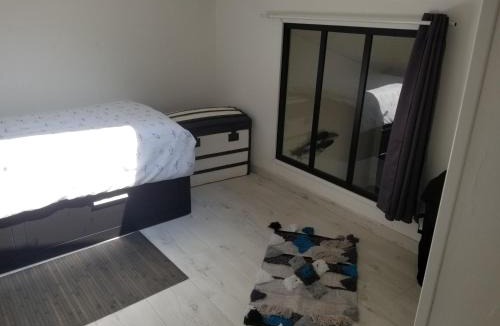 Saint-Georges-de-Didonne Apartment | Studio avec mezzanine