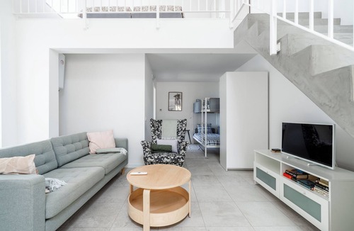 Telheiro Apartment | Studio apartment in the mountains 15 minutes from the beach, ideal for relaxing.