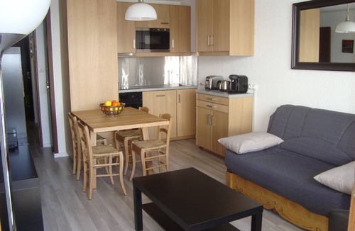 Mont-de-Lans Apartment | Studio accredits 3clés the slopes Centre station free wifi