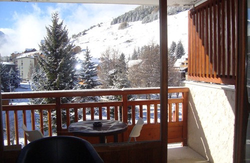 Mont-de-Lans Apartment | Studio accredits 3clés the slopes Centre station free wifi