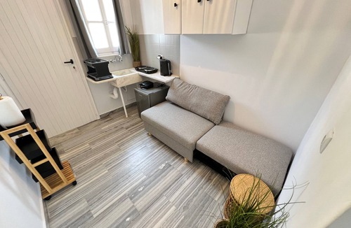 Parikia Apartment | Studio 'Aeolian Blu 2' with Sea View, Wi-Fi and Air Conditioning