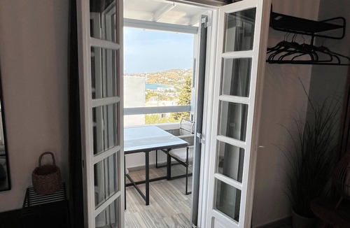 Parikia Apartment | Studio 'Aeolian Blu 3' with Sea View, Wi-Fi and Air Conditioning