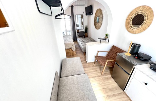 Parikia Apartment | Studio 'Aeolian Blu 5' with Sea View, Wi-Fi and Air Conditioning