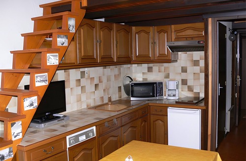 Pralognan-la-Vanoise Apartment | Studio 'Aiguille De Mey 12' with Mountain View and Balcony