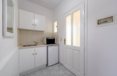 Roda Apartment | Studio 'Alexandros Studios 2' with Shared Pool, Wi-Fi and Air Conditioning