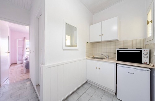 Roda Apartment | Studio 'Alexandros Studios 5' with Shared Pool, Wi-Fi and Air Conditioning