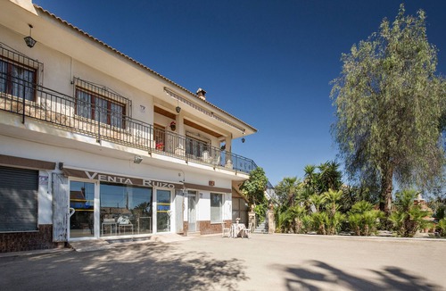 Lorca Apartment | Studio 'Alojamiento Ruizo' with Mountain Views, Shared Pool and Wi-Fi