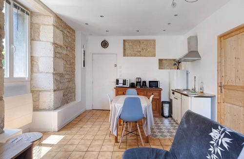 Chasseneuil-du-Poitou Apartment | Studio Apartment "5 - 3 Min Du Futuroscope" with Wi-Fi