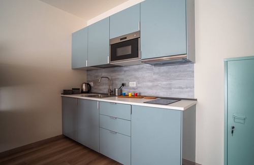Gargagnago di Valpolicella Apartment | Studio Apartment 'Jala' with Shared Terrace, Wi-Fi and Air Conditioning