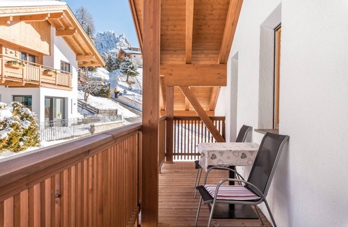 Selva di Val Gardena Apartment | Studio Apartment "Villa Solinda - Rossini" with Mountain View, Balcony & Wi-Fi