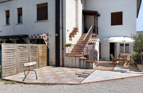 Rivoltella Apartment | Studio Apartment 'Il Sire - Casa Vacanza' with Private Terrace, Wi-Fi and Air Conditioning