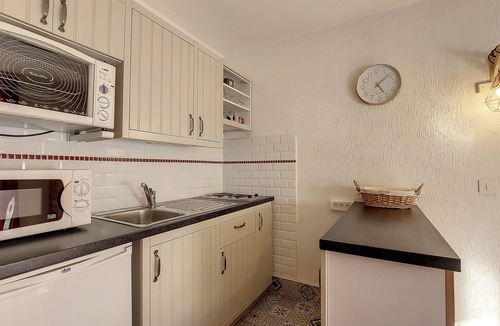 Saint-Jean-dʼAulps Apartment | STUDIO APARTMENT WITH SWIMMING POOL ACCESS- SAINT JEAN D'AULPS SKI RESORT - 4 PEOPLE - RIAM S6