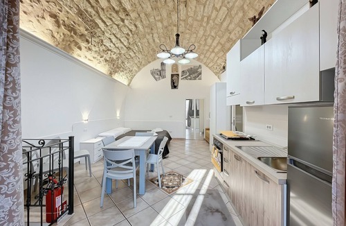 Monte Sant'Angelo Apartment | Studio Apartment 'La Castellana' with Wi-Fi