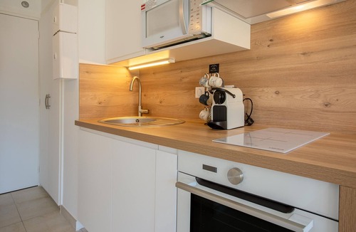 Cavaliere Apartment | Studio Apartment "Golfe De Saint Tropez" with Balcony, A/C & Wi-Fi