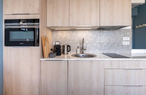 Le Pouldu Apartment | Studio Apartment 'Plein Sud Vue Sur Mer' with Sea View, Shared Terrace and Shared Garden