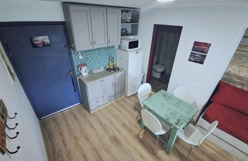 Aidy Grill Apartment | Studio Apartment in "Chesterfield Building"
