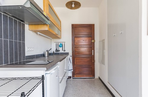Charleval Apartment | Studio Apartment "1 - Au Coeur du Village"