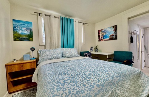 Rainier Valley Apartment | Studio Apartment 10 Minutes to SeaTac Airport 1 Minute Walk to Bus Station