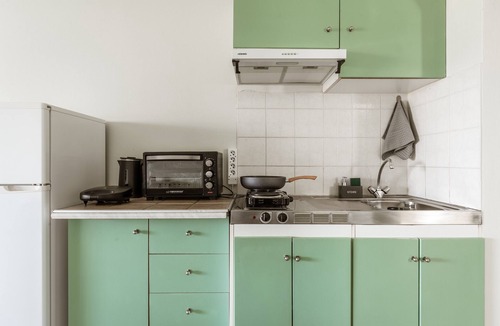 Kiparissia Apartment | Studio Apartment '3' with Private Terrace, Wi-Fi and Air Conditioning