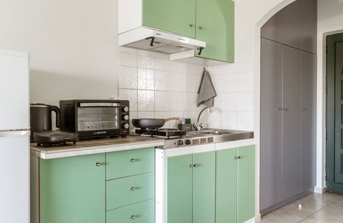 Kiparissia Apartment | Studio Apartment '4' with Private Terrace, Wi-Fi and Air Conditioning