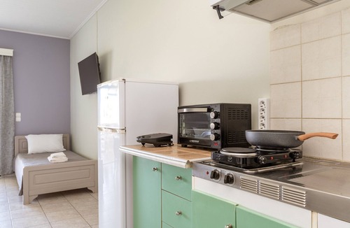 Kiparissia Apartment | Studio Apartment '4' with Private Terrace, Wi-Fi and Air Conditioning