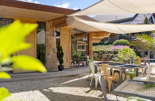 Rosenfeld Apartment | Studio Apartment '-5-die Fünf, 25qm' with Private Terrace, Shared Garden and Wi-Fi