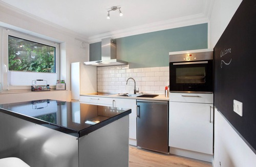 Welver Apartment | Studio Apartment "A Bed in the Cornfield in the Basement" with Front Garden & Wi-Fi
