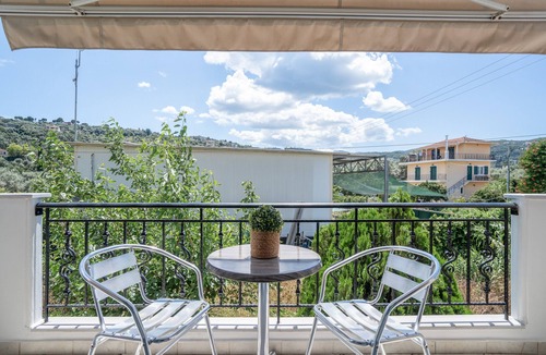 Kalligoni Apartment | Studio Apartment 'Alexandros 2 Guests A' with Mountain View, Wi-Fi and Air Conditioning