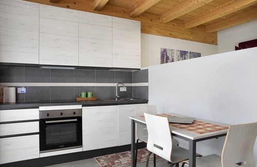 Valtellina Apartment | Studio apartment 'Agriturismo L'isola Del Cavallo 3' with Mountain View, Shared Garden and Wi-Fi