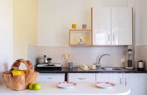 Pondi Apartment | Studio Apartment 'Aias' with Sea View, Wi-Fi and Air Conditioning