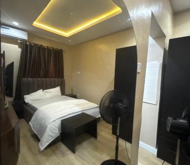 Somolu Bed & Breakfast | Studio Apartment-Ajose