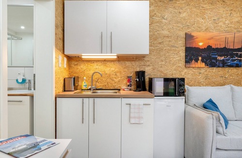 Wellingdorf Apartment | Studio Apartment 'Am Seefischmarkt' with Wi-Fi