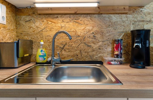 Wellingdorf Apartment | Studio Apartment 'Am Seefischmarkt' with Wi-Fi