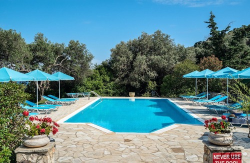 Kateleios Apartment | Studio Apartment "Anemona 2" with Shared Pool & Wi-Fi