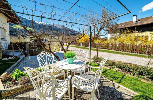 Naturno Apartment | Studio Apartment 'Apartment Typ C Haus Pöder' with Mountain View